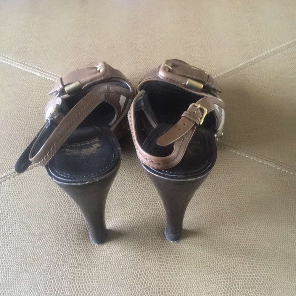 heels - Picture 3 of 5